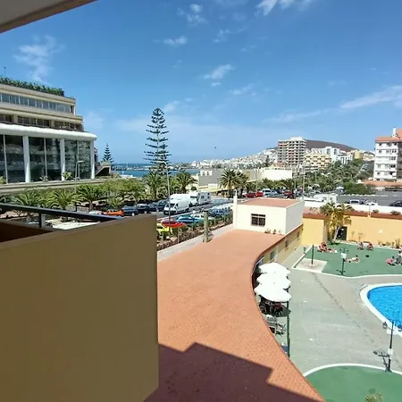 Los Cristianos, Piscina Y Playa * Los Cristianos (Tenerife)